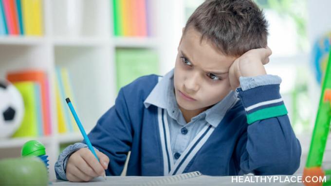 Muchos niños con TDAH se convierten en adultos con TDAH, pero con un tratamiento temprano apropiado para el trastorno de atención, el pronóstico es bueno. El artículo también describe el TDAH y las condiciones comórbidas.