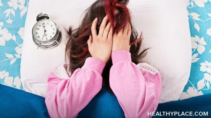 Los problemas de sueño del TDAH, generalmente la privación del sueño, afectan a muchos con el TDAH. ¿Por qué las personas con TDAH tienen problemas para dormir? ¿Qué pueden hacer al respecto? Aprende aquí