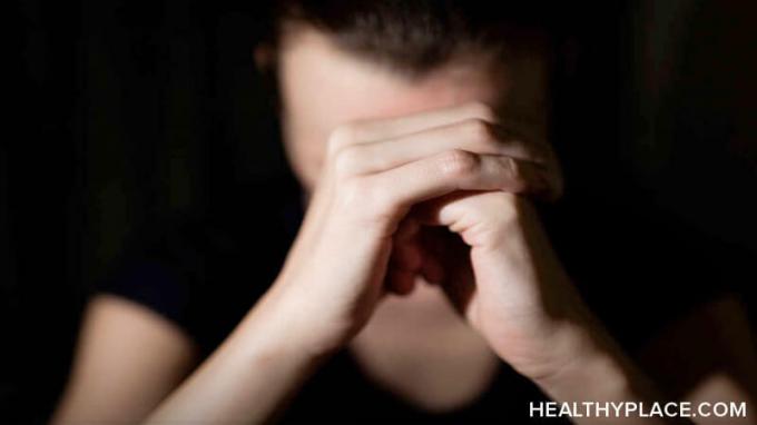 Lidiar con el trastorno de estrés postraumático del abuso es un desafío, pero se puede lograr. Obtenga 5 consejos para lidiar con el TEPT del abuso en HealthyPlace.