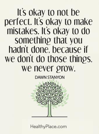 Las citas motivacionales positivas nos dicen que intentemos cosas nuevas. Está bien no ser perfecto. Está bien cometer errores. Está bien hacer algo que no has hecho, porque si no hacemos esas cosas, nunca creceremos.
