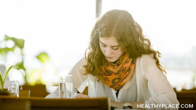 Escribir para HealthyPlace beneficia mi salud mental de muchas maneras. He aprendido mucho de todos. Para saber cómo puedes bloguear para HealthyPlace, lee esto.