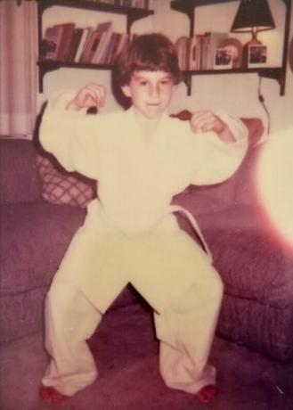 Aproximadamente a las 8, Jeff comenzó su amor por el Karate y otras artes marciales. Se lo tomó en serio y trabajó duro.