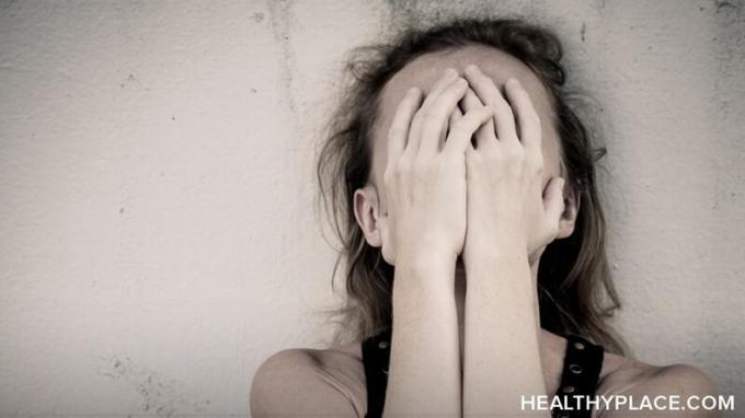 ¿Qué sucede cuando tienes un trastorno de identidad disociativo, síntomas de ansiedad y ataques de pánico? Aprenda acerca de cómo estas enfermedades mentales juegan entre sí. 