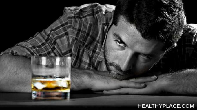 Factores que conducen a una recaída de alcohol y cómo prevenir una recaída en el consumo de alcohol.