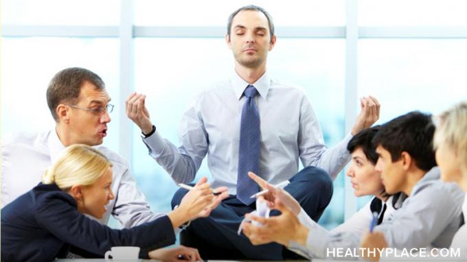 ¿Su lugar de trabajo está dañando su salud mental? Aprenda cómo proteger y mejorar su salud mental en el trabajo con estos consejos de HealthyPlace.