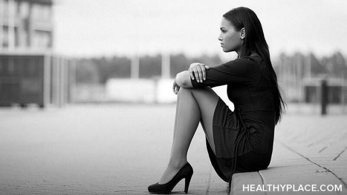 Saber cuánto tiempo a solas es saludable para nosotros se vuelve más importante cuando estamos en recuperación de una enfermedad mental. ¿Cuánto tiempo a solas es saludable para ti? Aprende aquí